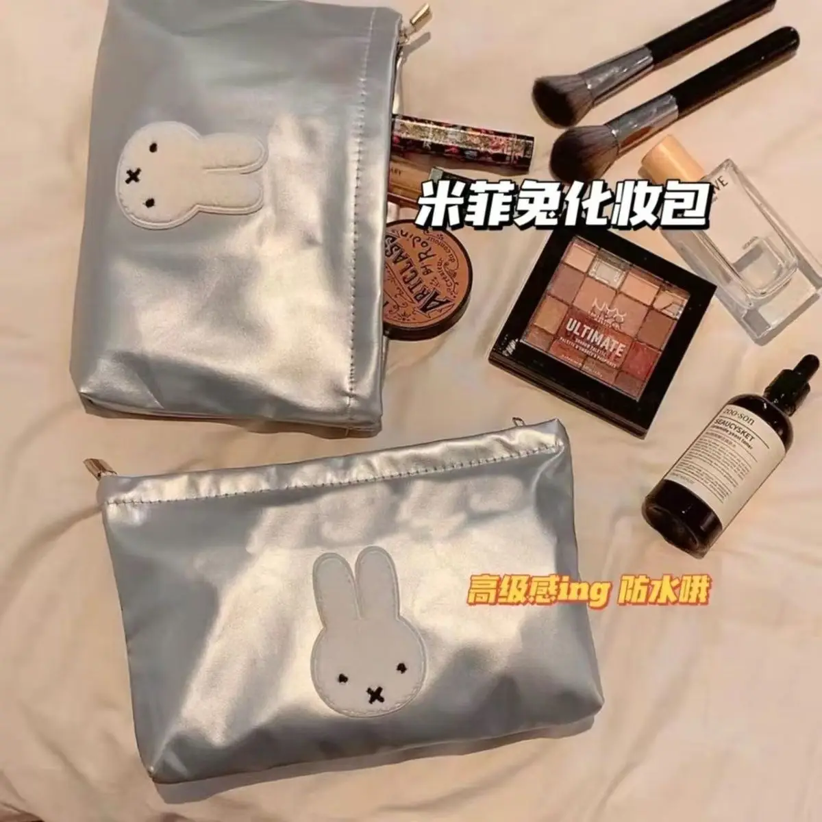 漫画のイメージミッフィーメイクアップバッグポータブル大容量ト - Travel Accessories Toiletries のレビューと価格