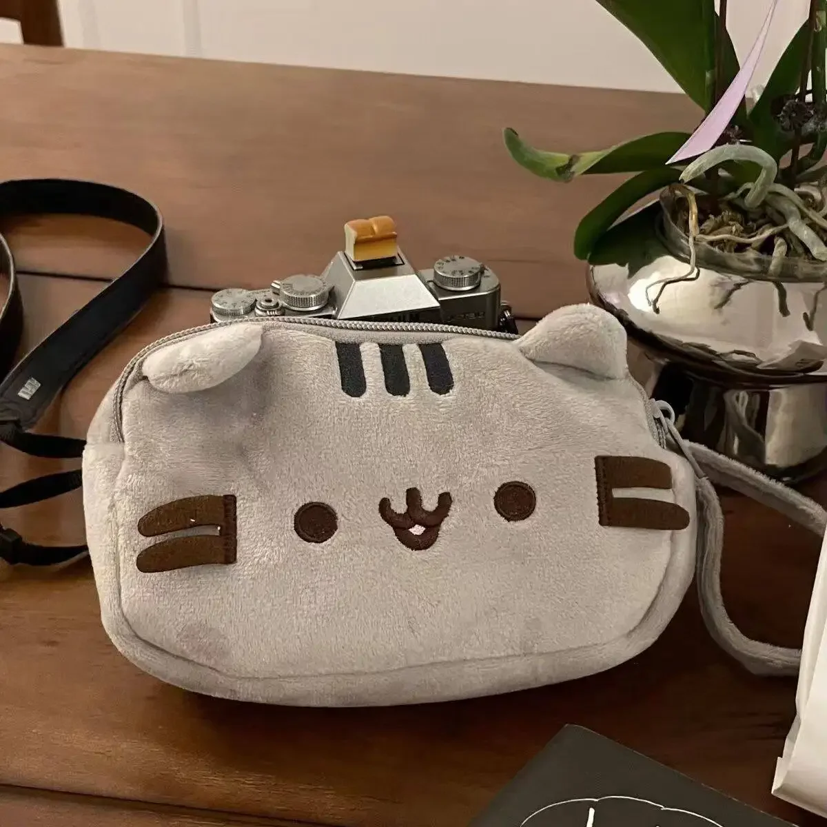 かわいいプシーンペンシルケース、漫画風の太った猫、大容量学生 - Travel Accessories Logo のレビューと価格